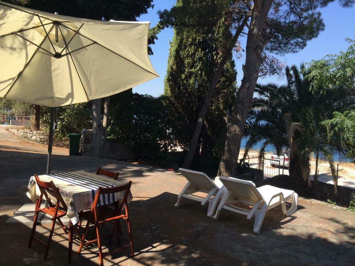 דירות טרוגיר Cozy Place On The Beach מראה חיצוני תמונה